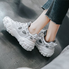 Load image into Gallery viewer, Women&#39;s Retro Comfortable Sneaker Shoes - Abershoes
